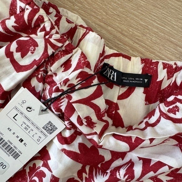 ZARA High Waisted Floral Mini Skirt - Picture 3 of 4